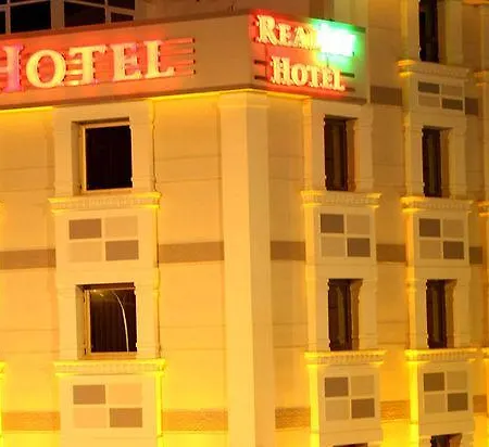 Realist Otel 3*