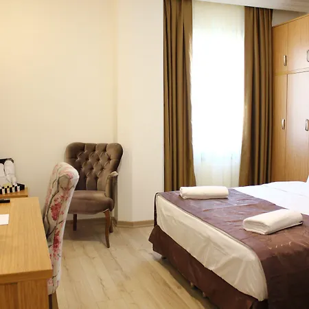 Realist Hotell 3*