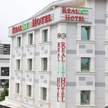 Realist Hotell 3*