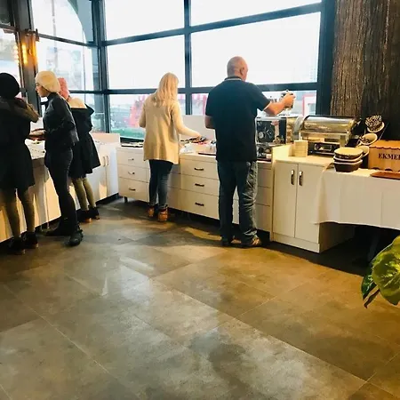 Realist Отель 3*