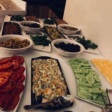 Отель Realist 3*