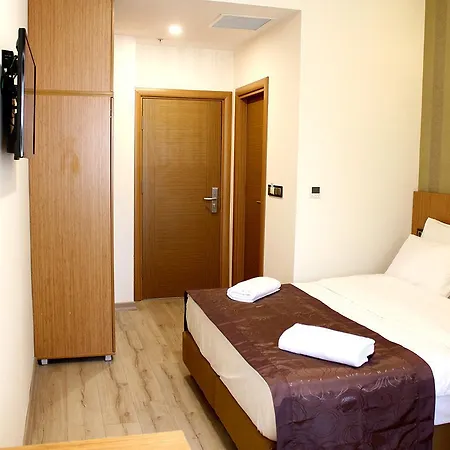 Hotel Realist