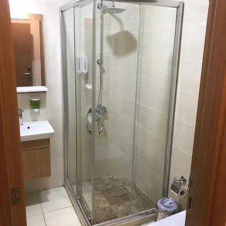 Realist Отель 3*