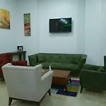 Realist Hotel 3*