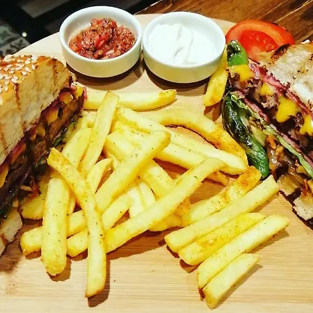 Szálloda Realist